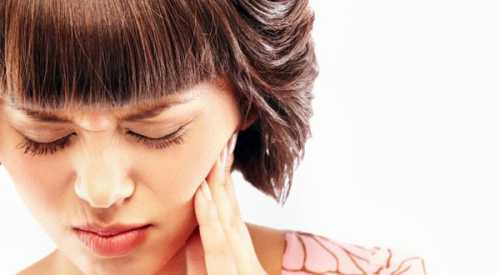 Иногда болевой синдром может перейти в хроническую стадию, тогда человек будет регулярно страдать от боли в голове