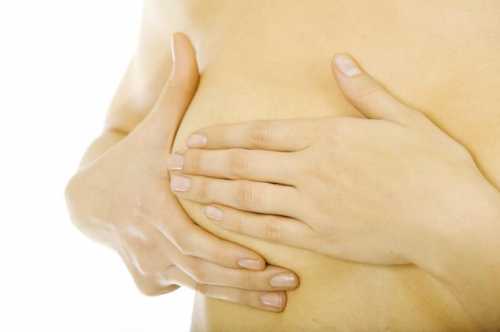 Почему перед месячными болят молочные железы